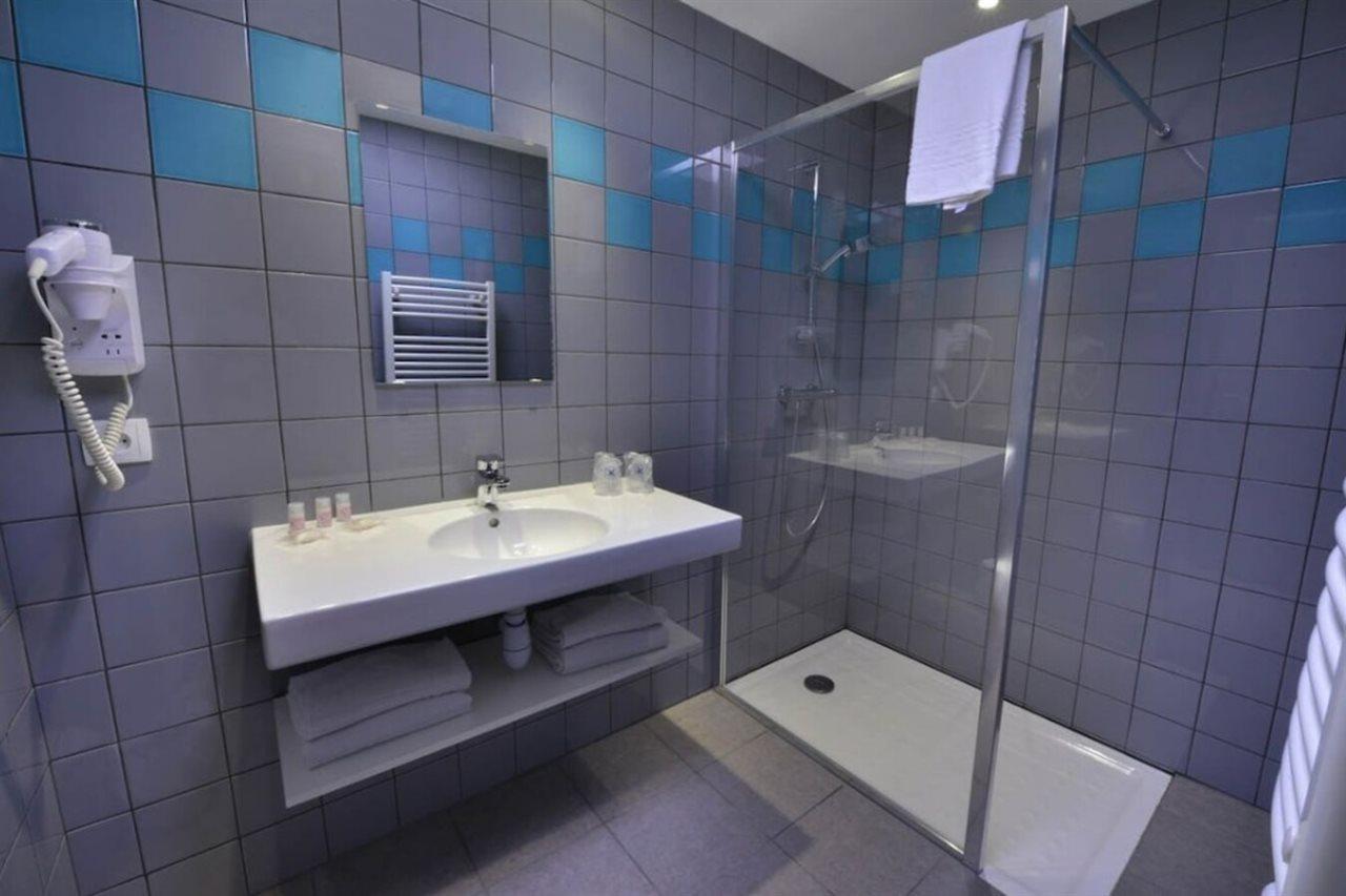 Hotel Du Val Vert Пуйи-ан-Оксоа Екстериор снимка