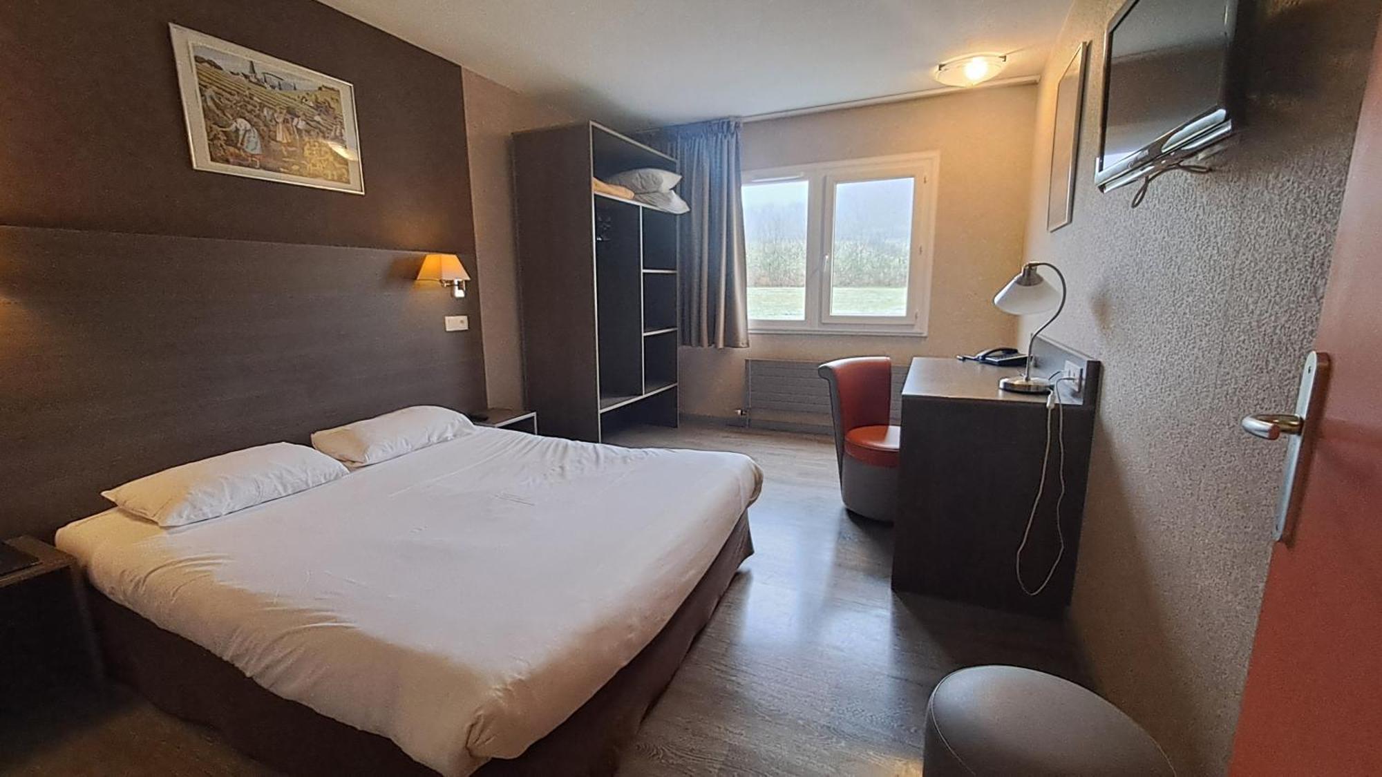 Hotel Du Val Vert Пуйи-ан-Оксоа Екстериор снимка