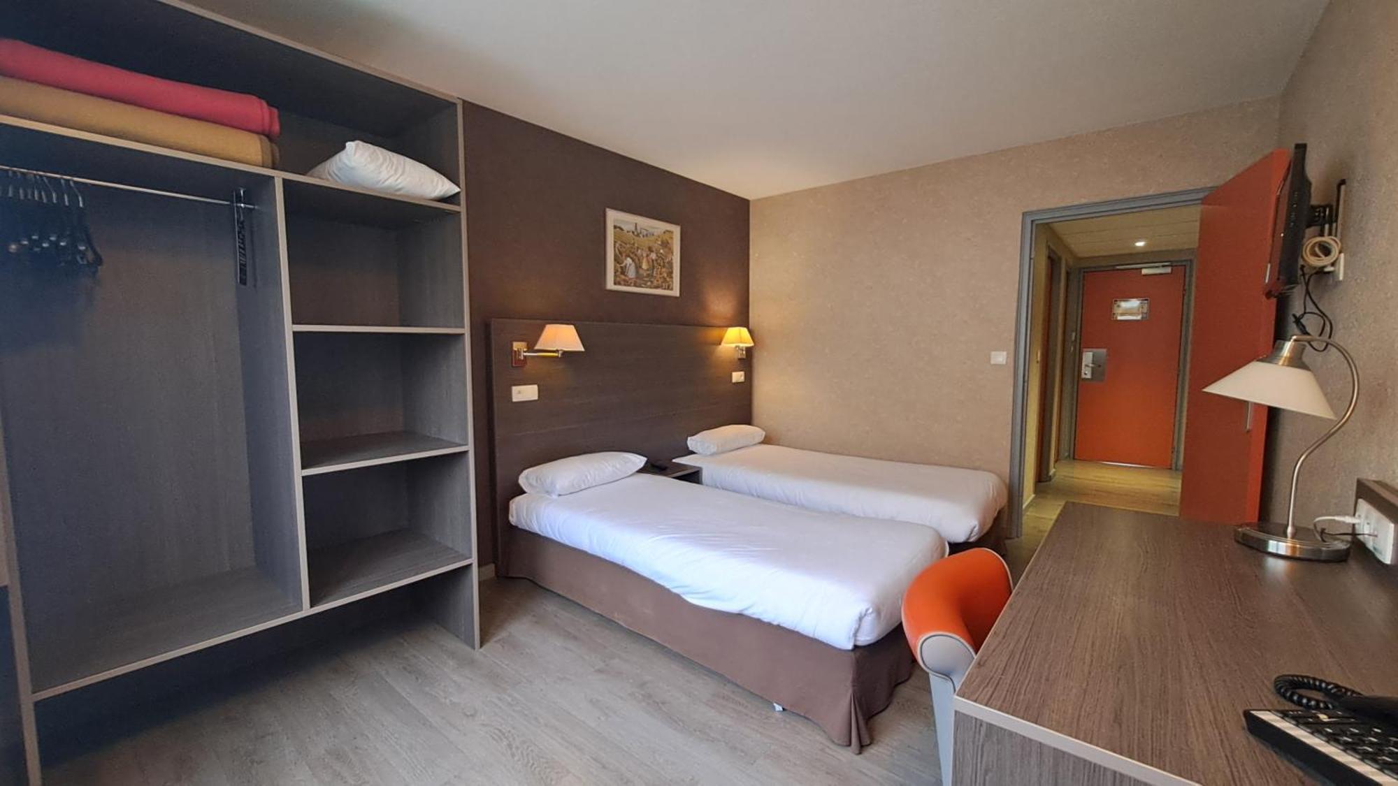 Hotel Du Val Vert Пуйи-ан-Оксоа Екстериор снимка