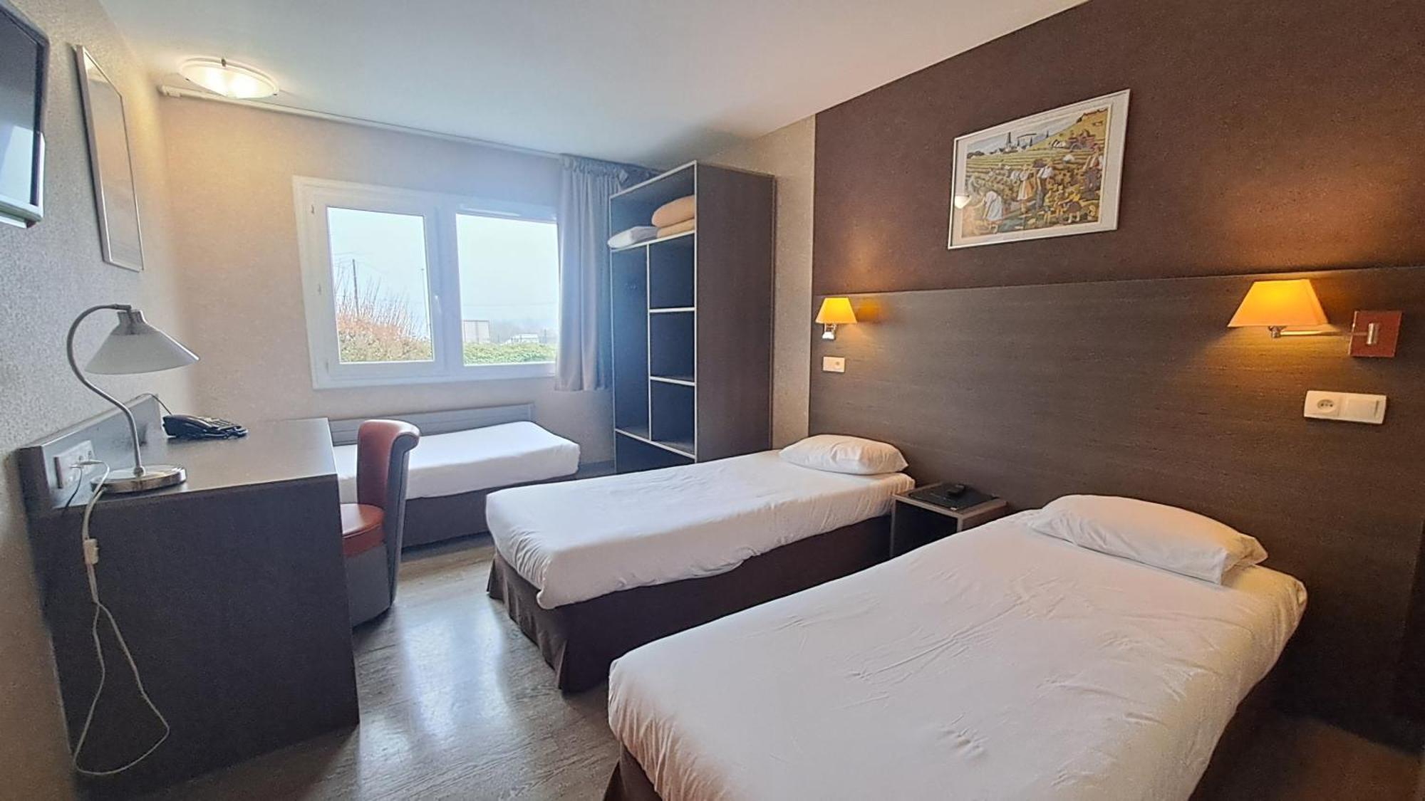 Hotel Du Val Vert Пуйи-ан-Оксоа Екстериор снимка
