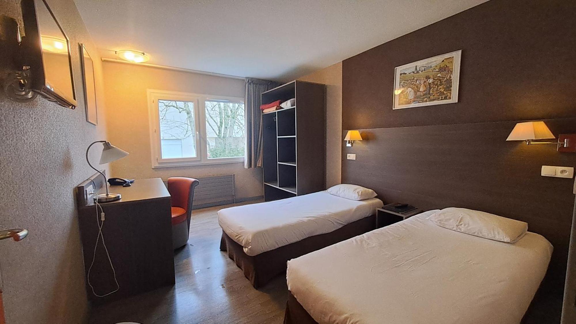 Hotel Du Val Vert Пуйи-ан-Оксоа Екстериор снимка