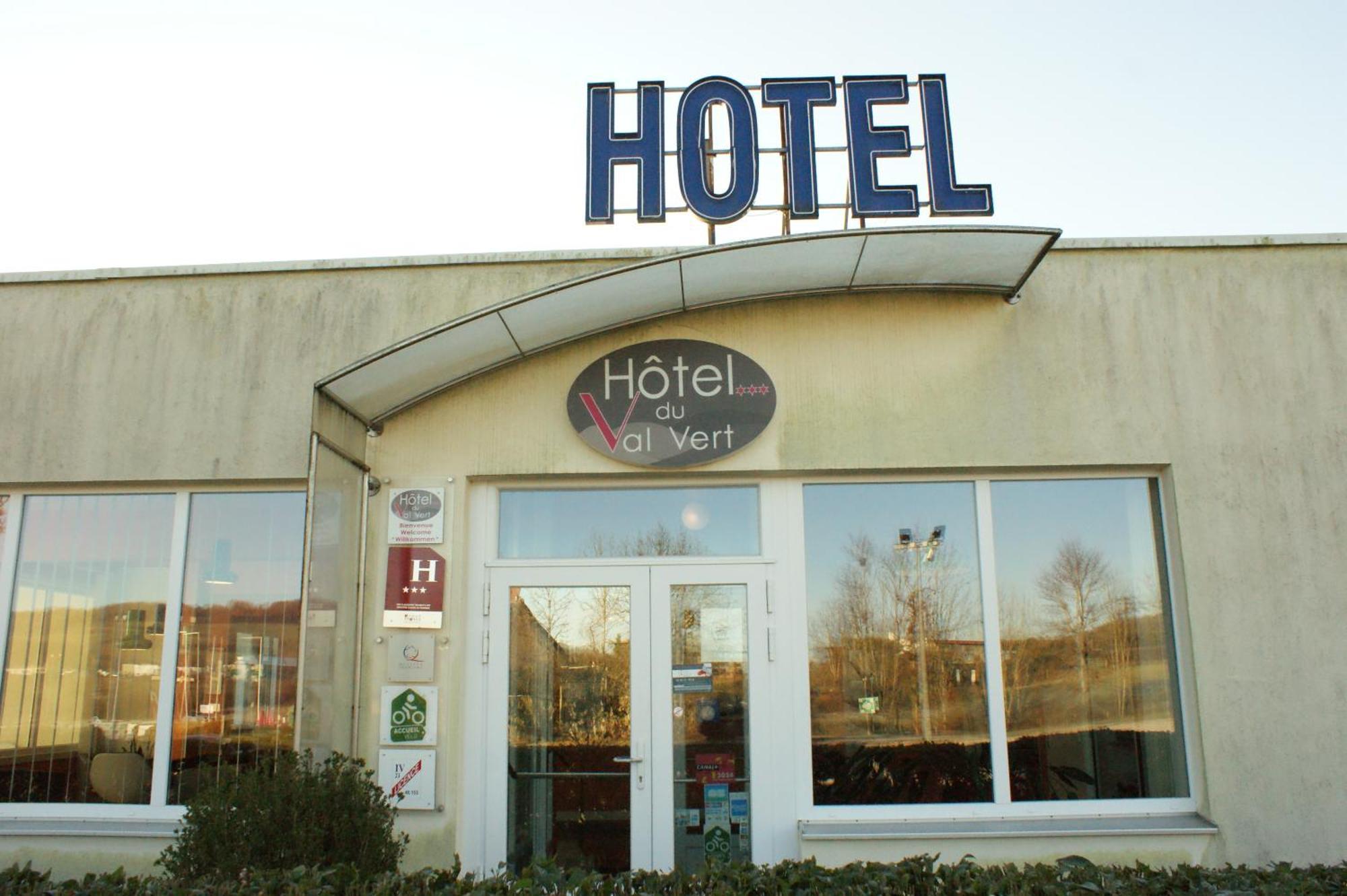 Hotel Du Val Vert Пуйи-ан-Оксоа Екстериор снимка