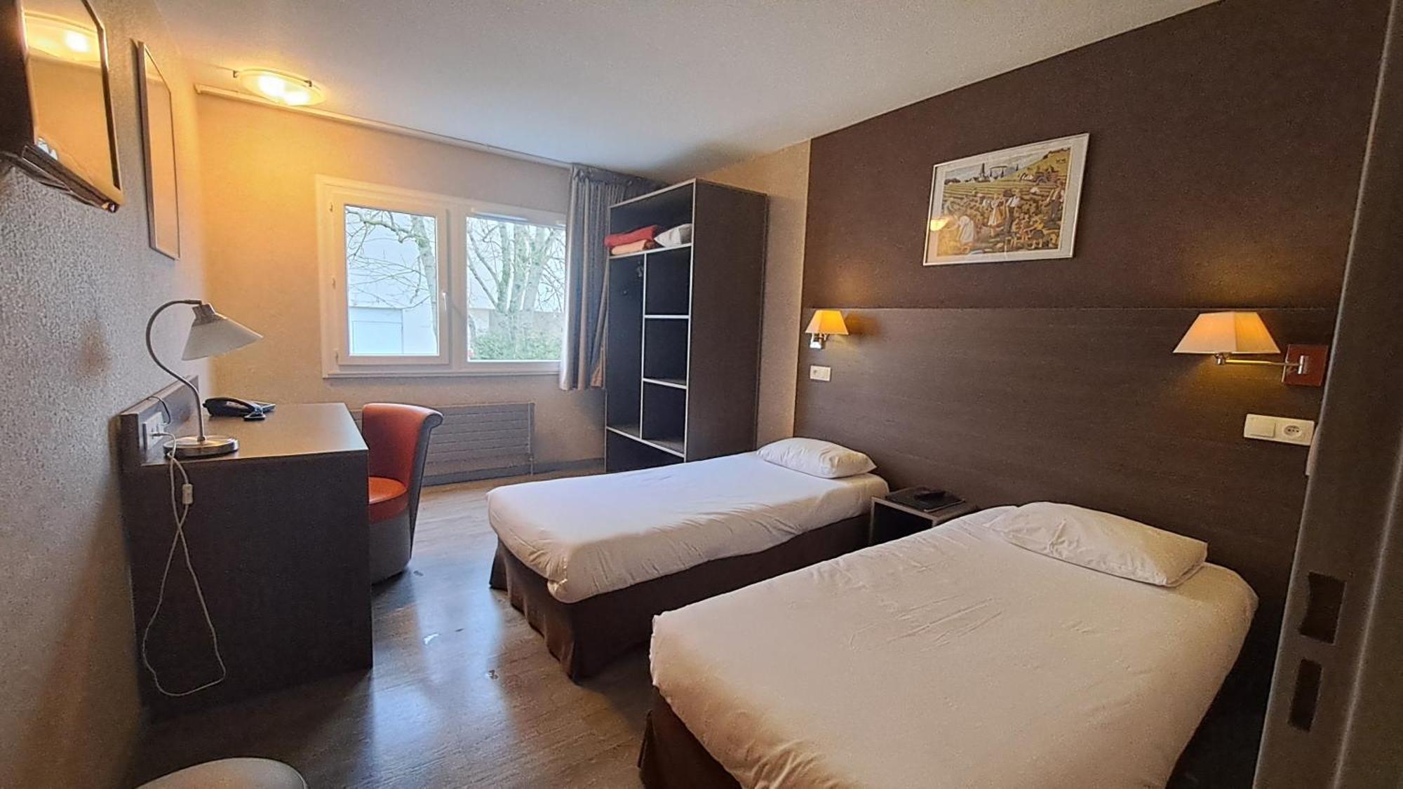 Hotel Du Val Vert Пуйи-ан-Оксоа Екстериор снимка